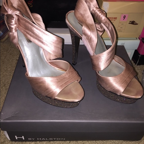 Heels - Picture 5 of 7